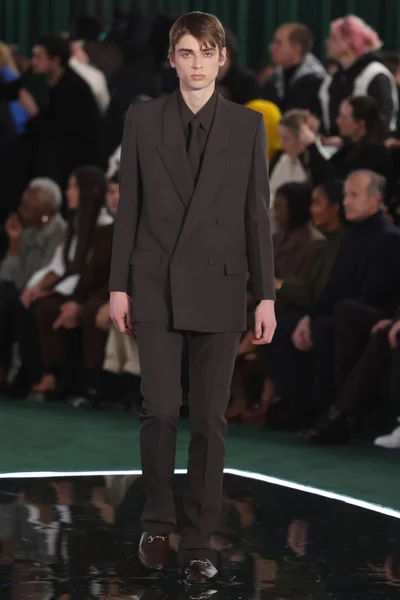 Look 14